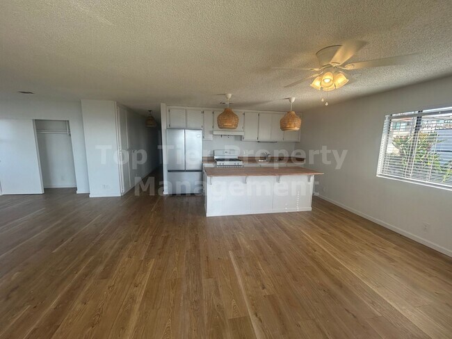 Foto del edificio - ***Ocean-View Bungalow in Beautiful Cardiff By the Sea - 2 bed/2 bath - Available 04/05***