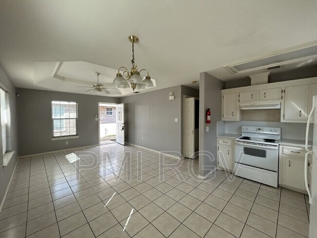 Foto del edificio - 2205 N Erica St