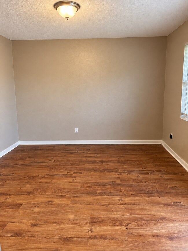 Foto del edificio - Frayser 4 Bedroom 2 Bath Move-In Ready