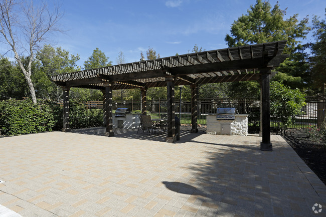 Picnic Area - The Residence at CTM