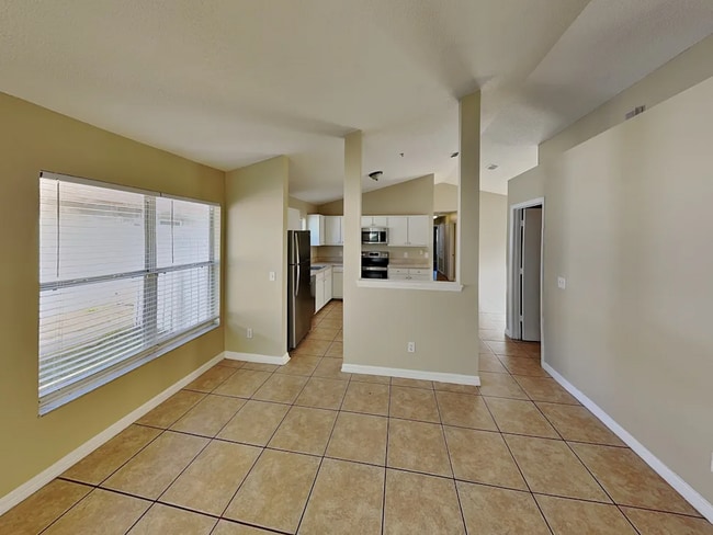 Building Photo - 9623 Hollyhill Dr