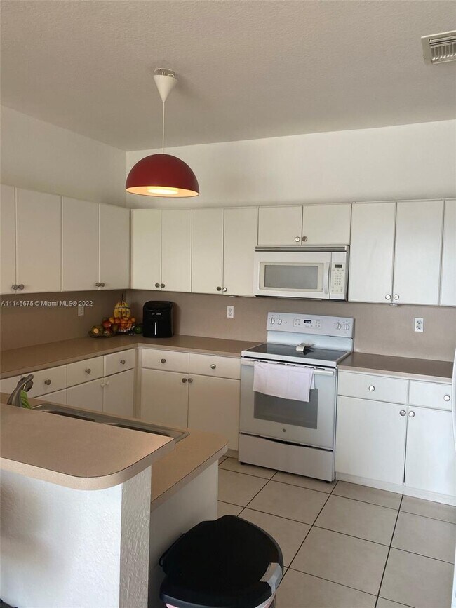 Foto del edificio - 10860 NW 84th St