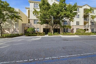 Building Photo - 4 Renaissance Way