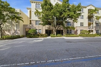Building Photo - 4 Renaissance Way