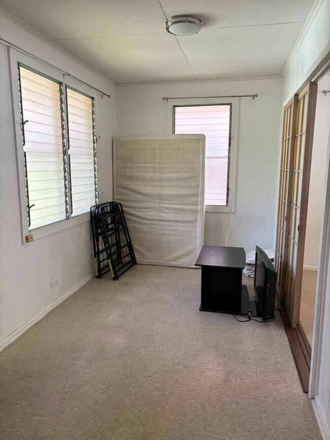 Building Photo - Makiki - 1 Bdrm/1 Bath/No Prkg - $1,200