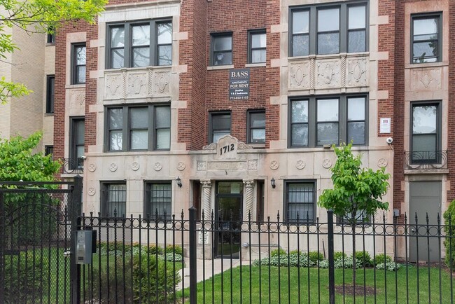 Building Photo - 1712 W Estes Ave