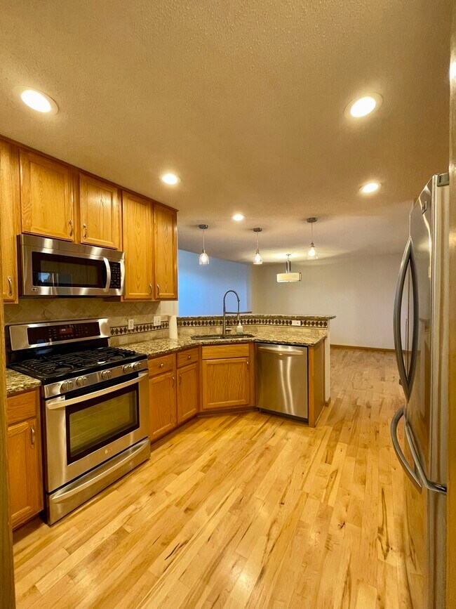 Kitchen - 7874 Autumn Ridge Ave