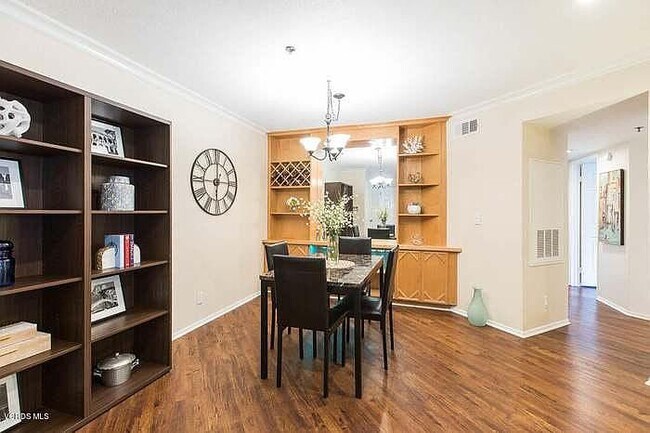 Foto del edificio - 653 Oak Run Trl