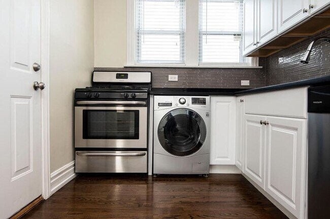 Foto del edificio - 2 bedroom in Chicago IL 60613