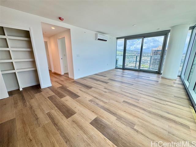 Building Photo - 1515 Liona St