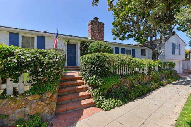 Building Photo - 7865 El Paseo Grande
