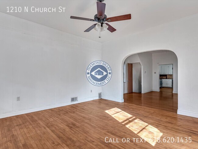 Foto del edificio - 1210 N Church St