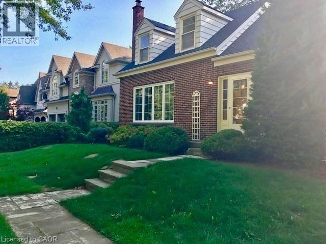 Photo du bâtiment - 252 Pomona Ave