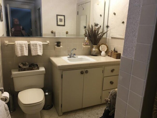 Building Photo - 1 bedroom in Edina MN 55410