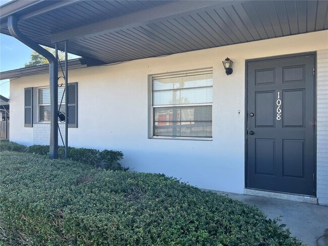 Foto del edificio - 1068 Orienta Ave