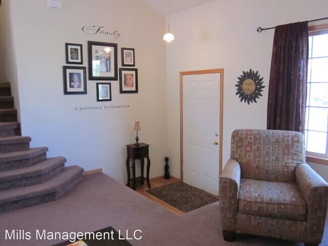 Building Photo - 4 br, 3.5 bath House - 8017 S 57th