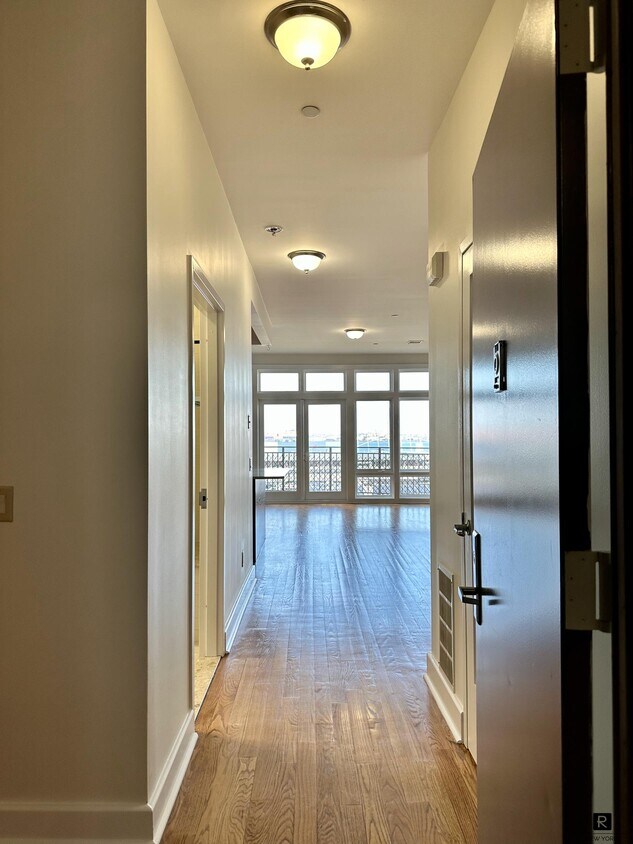 90 Bay St Unit 7K, Staten Island, NY 10301 Room for Rent in Staten