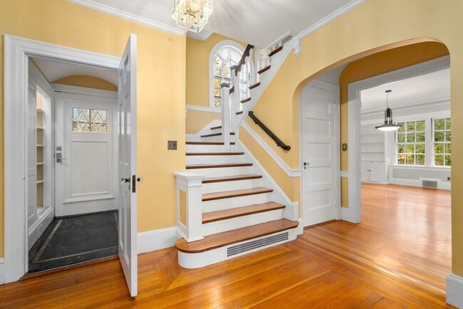 Foto del edificio - 161 Clinton Rd