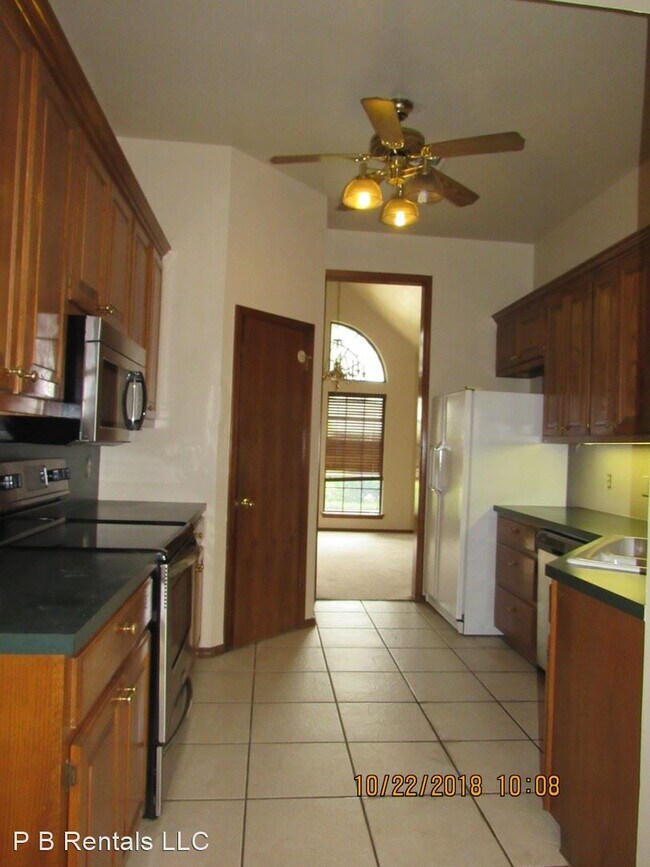 Foto del edificio - 3 br, 2 bath House - 2804 NE Scottsdale Ci...