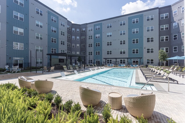 Broadstone EADO apartments — community photo - Broadstone EADO