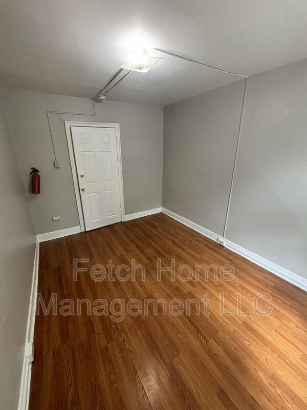 Building Photo - 405 East Orange Street - Room 7