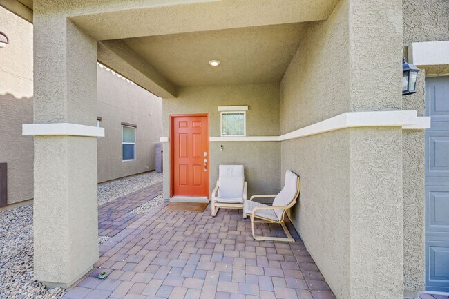 Building Photo - Gorgeous 4 bedroom