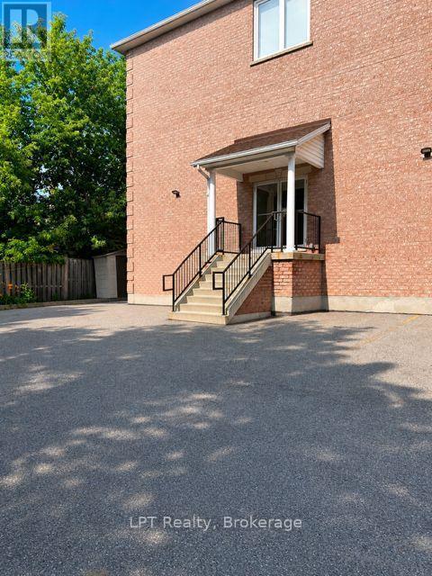 Photo du bâtiment - 208 Centre St S