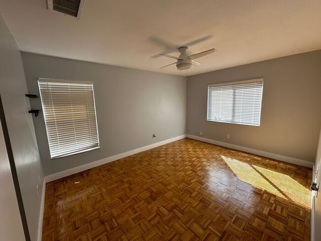 Building Photo - Spacious 2 Bed 2 Bath Home