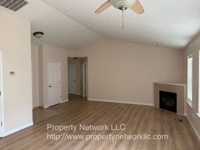 Building Photo - Wonderful Gresham 3 Bedroom Home