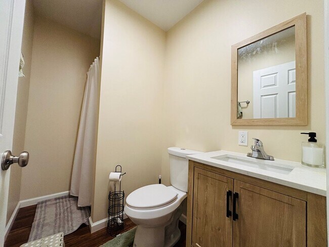 Foto del edificio - 1050 New Village Dr NW