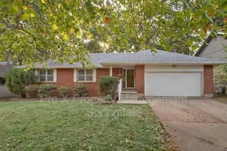 Building Photo - 2053 S Hillcrest Ave