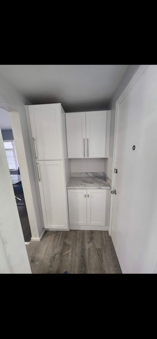 Building Photo - 2 bedroom, 1.5 bath Brick Duplex!