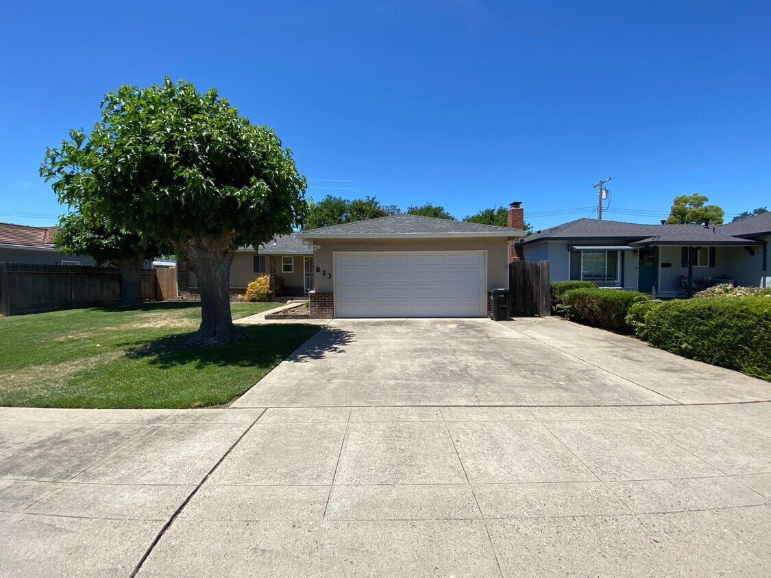 823 S California St, Lodi, CA 95240 House Rental in Lodi, CA