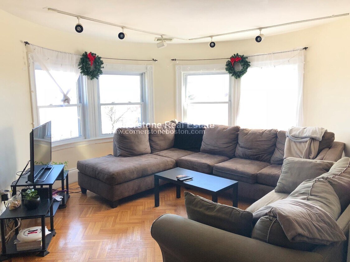 Foto principal - 775 Parker St