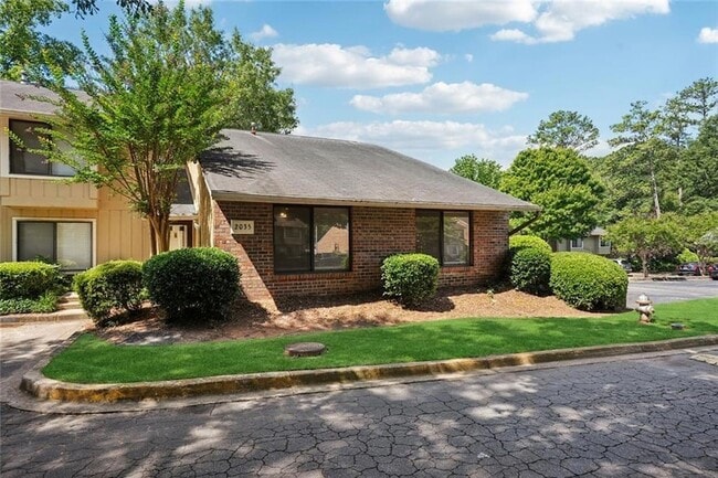 Photo - 2035 Powers Ferry Trce SE Townhome