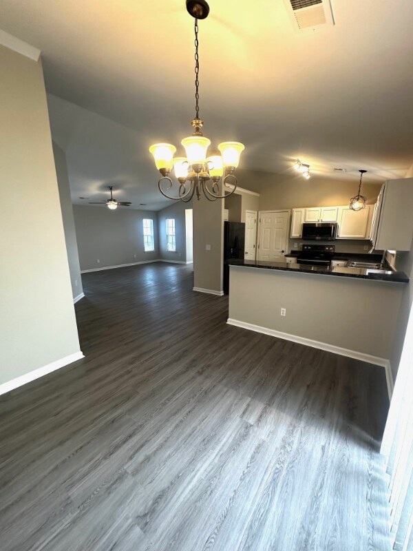 Foto del edificio - 896 Silvercrest Dr
