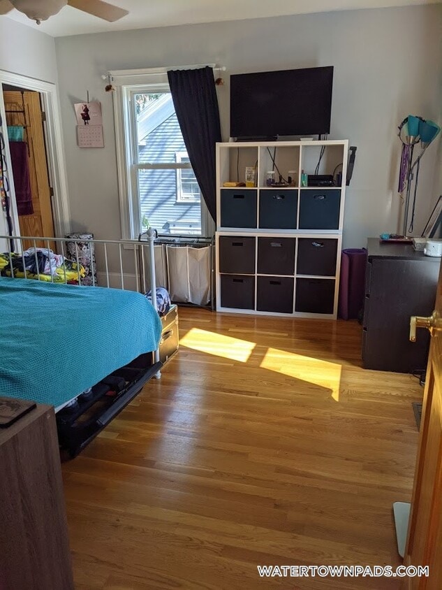 Primary Photo - 18 Otis St