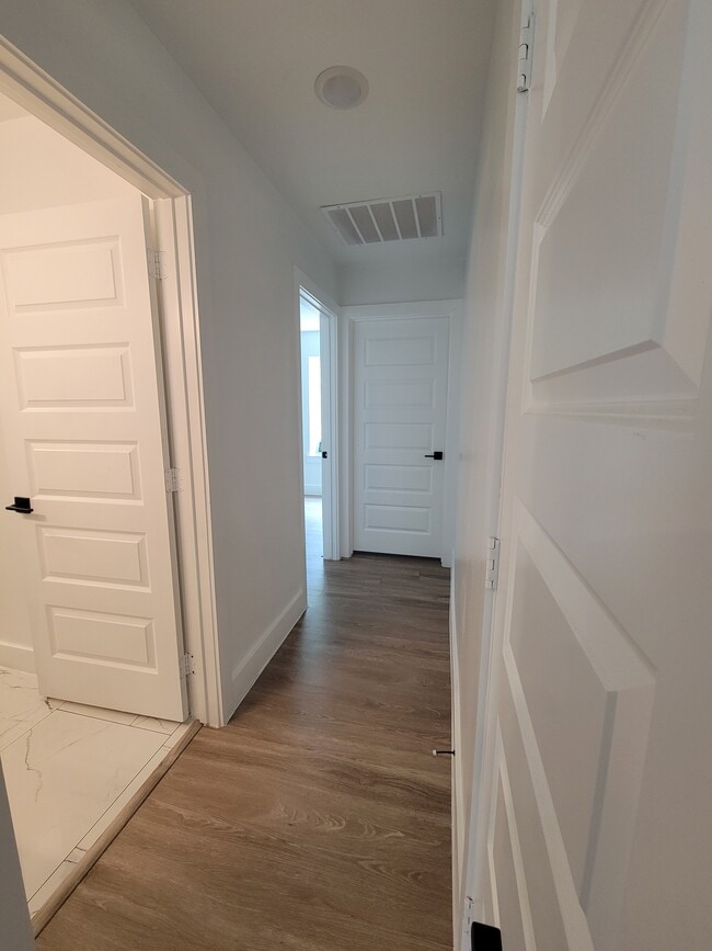 Building Photo - 1132 Dumane St