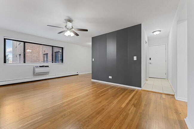 Foto del edificio - 6021 N Winthrop Ave