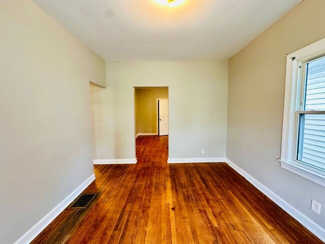 Building Photo - 4012 Greenwood Ave