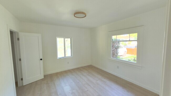 Building Photo - 490 Palisade St