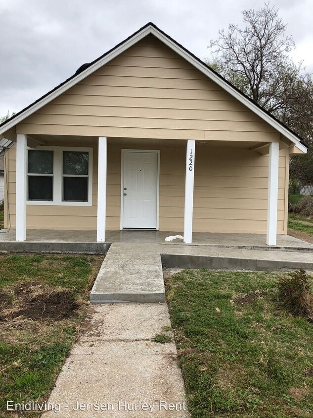 2 br, 1.5 bath House 1220 W Oak House for Rent in Enid, OK