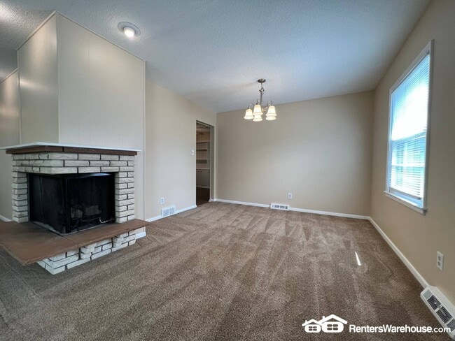 Foto del edificio - 2501 Rocklyn Dr