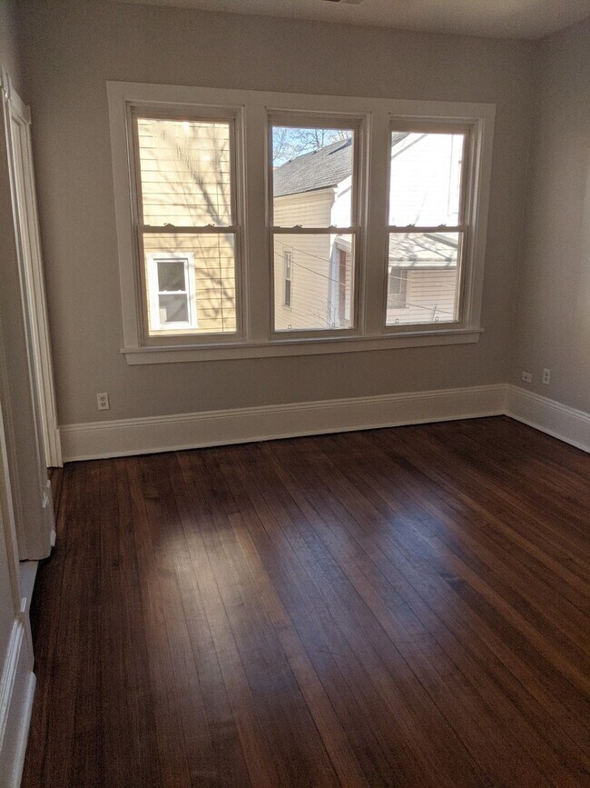 Foto del edificio - 2652 N Marshfield Ave