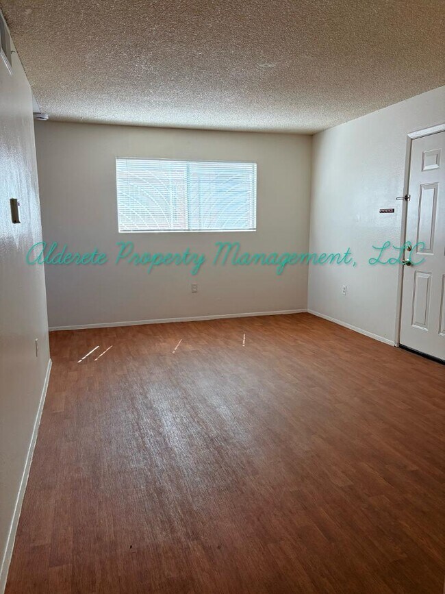 Foto del edificio - 8309 Trumbull Ave SE