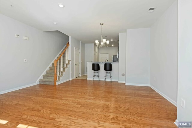 Foto del edificio - 73 Wesmont Drive