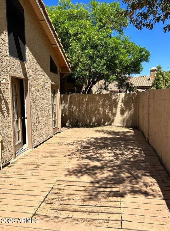 Building Photo - 2363 W Comstock Dr