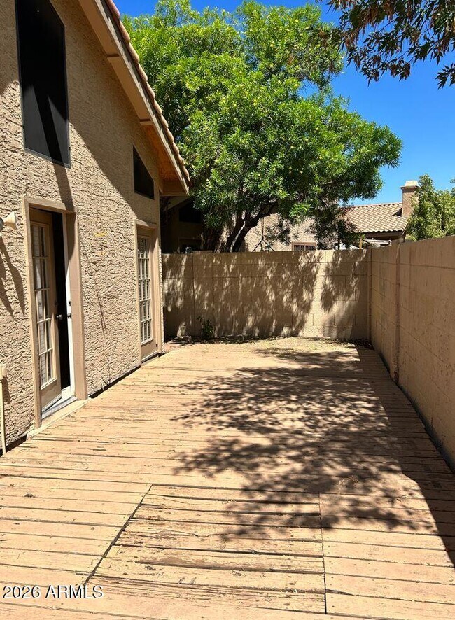 Foto del edificio - 2363 W Comstock Dr