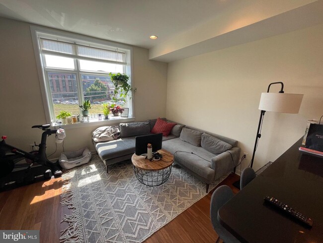 Foto del edificio - 843 Cameron St