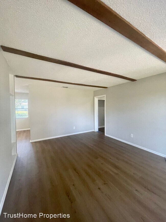 Foto del edificio - 4 br, 1 bath House - 4824 Turnbull Drive